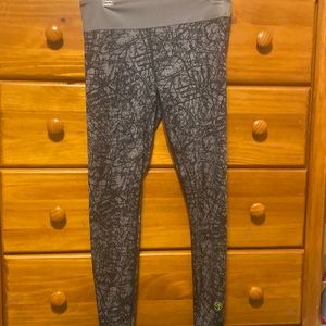 Vintage zumba leggings black and grey. Gently used in great condition RARE